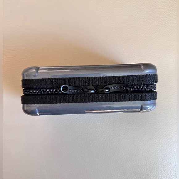 Rimowa Cosmetic Case - Picture 5 of 7